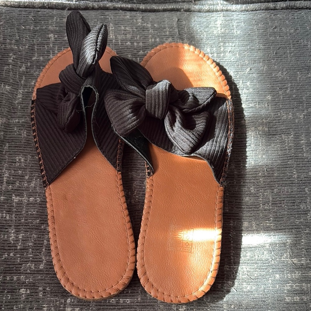 Black Bow Women's Sandals